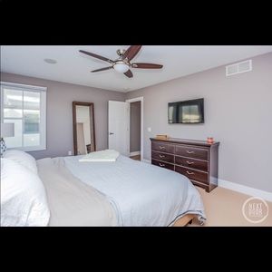 Very lightly used linen pottery barn duvet